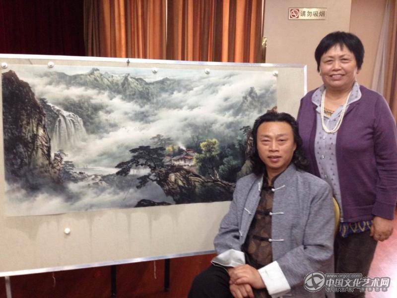 画家闫秀伶秀山行