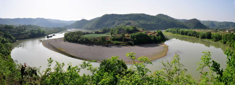 牧马河在这里拐了个湾
