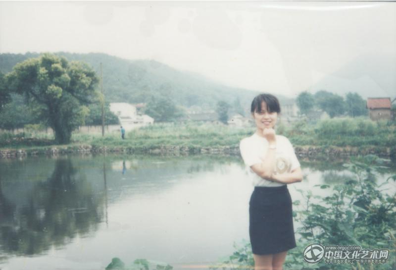 邱文生二女儿上杭州中国美院西湖留影
