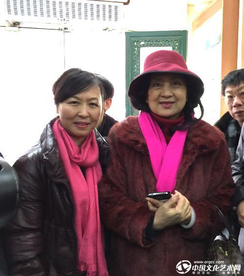 国画家王旗与画家张金玲女士合影