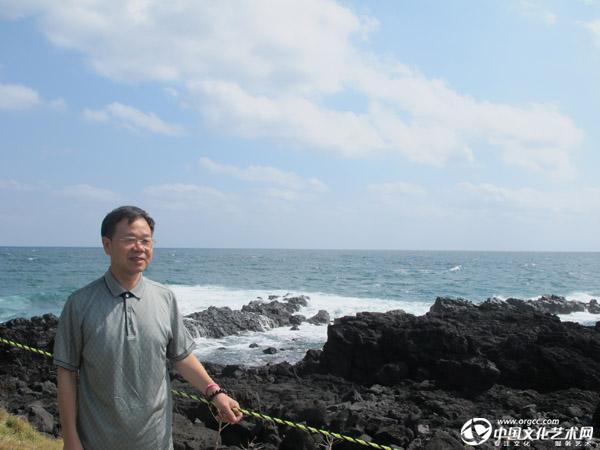 随中国书法艺术代表团参加“值得收藏文字——2014国际当代汉字书法艺术双年展”