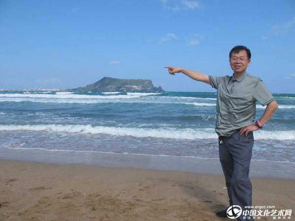 随中国书法艺术代表团参加“值得收藏文字——2014国际当代汉字书法艺术双年展”