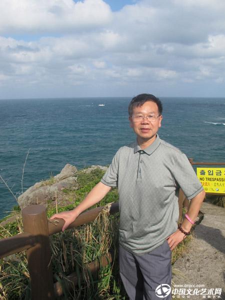 随中国书法艺术代表团参加“值得收藏文字——2014国际当代汉字书法艺术双年展”