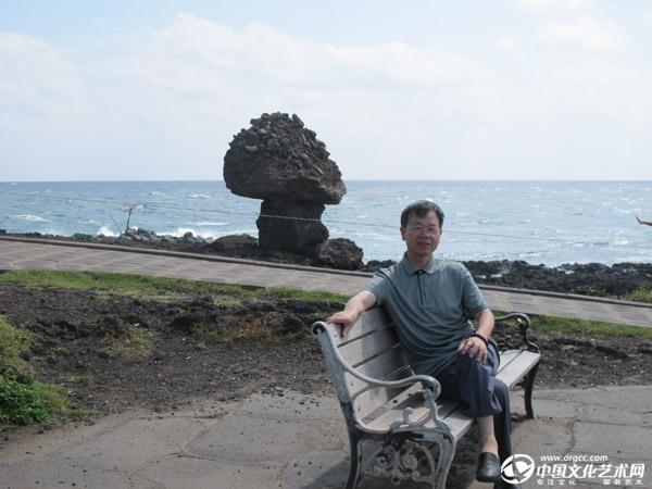随中国书法艺术代表团参加“值得收藏文字——2014国际当代汉字书法艺术双年展”