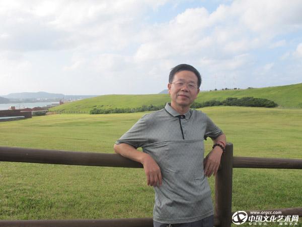 随中国书法艺术代表团参加“值得收藏文字——2014国际当代汉字书法艺术双年展”