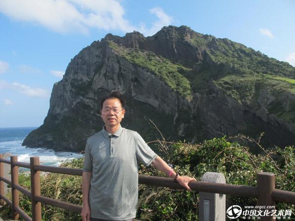 随中国书法艺术代表团参加“值得收藏文字——2014国际当代汉字书法艺术双年展”