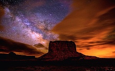 美摄影师大<b>峡谷</b>拍星空照展示奇妙太空