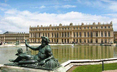 巴黎著名<b>宫殿</b>：不凡的凡尔赛宫