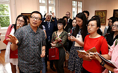 “立语行艺——<b>罗中立</b>的艺术”亚洲巡回展在上海揭幕