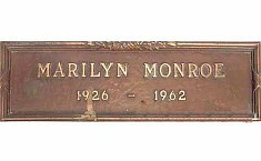 <b>玛丽</b>莲·梦露墓碑标记拍得21.25万美元