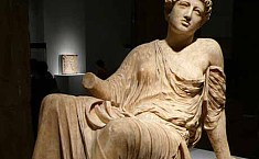 专家称<b>古希腊</b>雕塑没瞳孔是由于颜料褪色