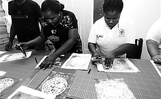 六位非洲学员在南京学做<b>拓片</b>