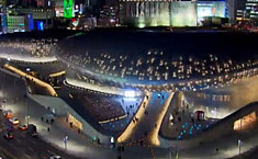 韩文节东大门设计广场（DDP）举行大规模<b>庆典</b>活动