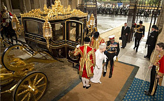 英国女王的金马车 被称为“<b>移动博物馆</b>”