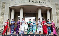 美国糖城国际文化节开幕 中国<b>旗袍</b>成亮点