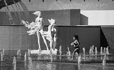 “欢乐无限——<b>许鸿飞</b>雕塑世界巡展·洛杉矶站”开幕