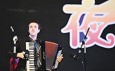手风琴世界冠军瓦卢让•沙什耶夫在<b>太原</b>演出