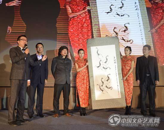 梁春生先生向法中文化艺术交流协会捐赠《上游图》 梁春生先生向法中文化艺术交流协会捐赠《上游图》