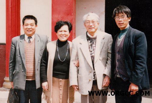 画家阳瑞祥合影照