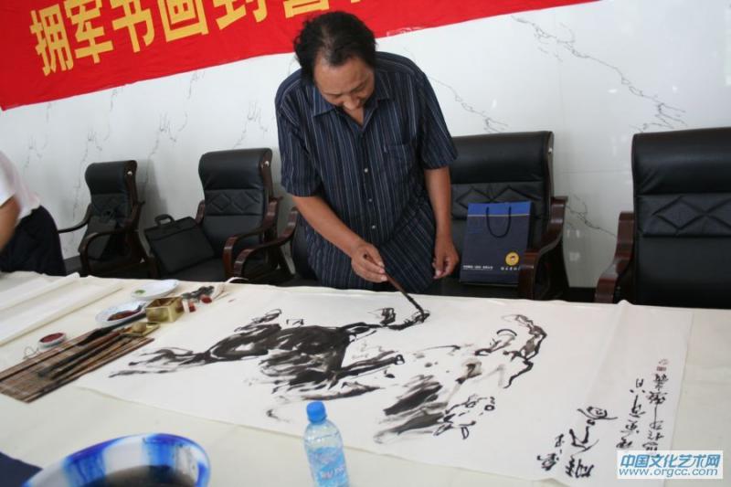 洛阳王铎书画院慰问武警部队