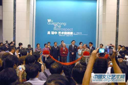 2005年9月9号《吴冠中艺术回顾展》今在上海美术馆隆重开幕