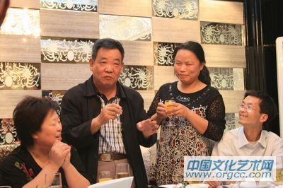 画家安瑞阁参加马军拜师活动