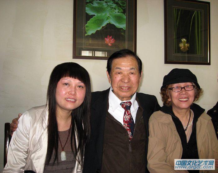 与佐藤安南、李艾娴合影