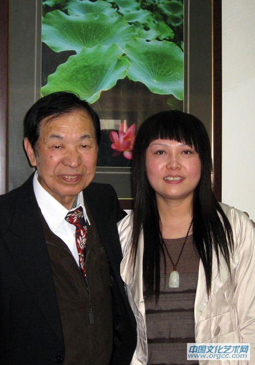 与佐藤安南合影