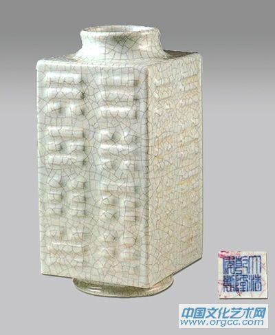 青釉八卦纹琮式瓶