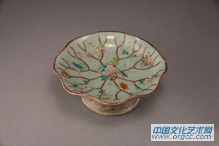 豆青粉彩草虫盆