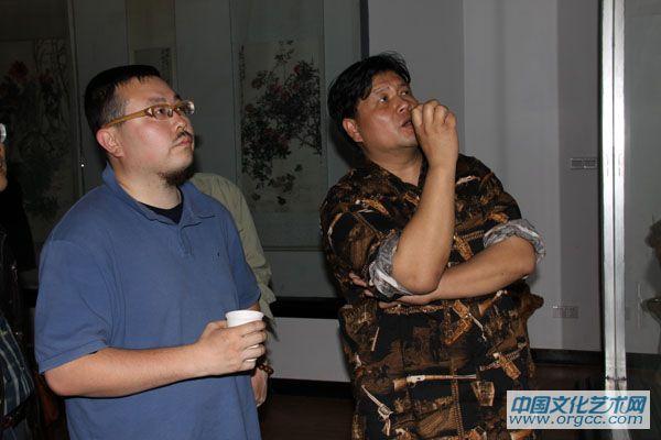 参观吴茀之纪念馆