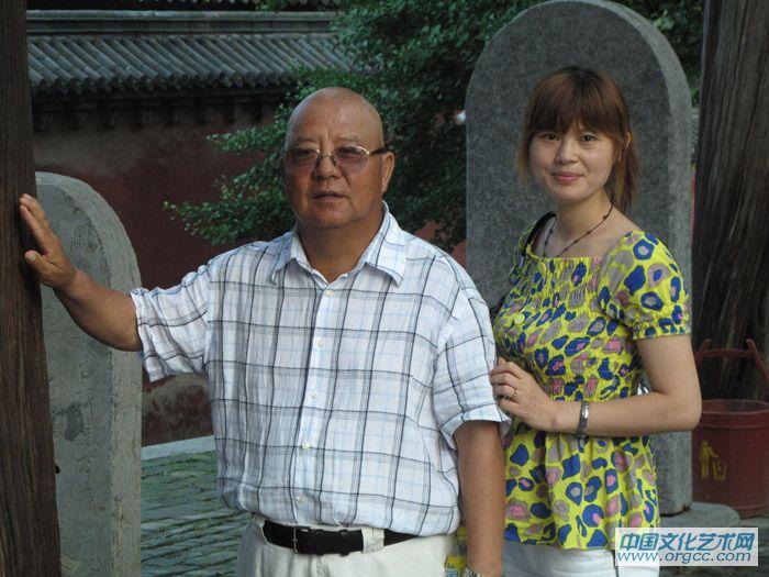 画家马志红与原解放军总政治部副主任周文元合影