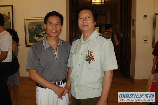 画家康利民与王天胜老师合影