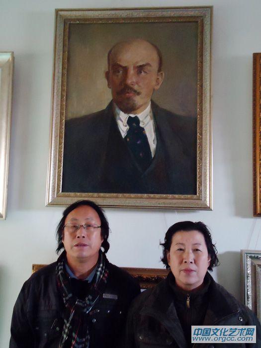 与俄罗斯画家邢玉哲先生合影