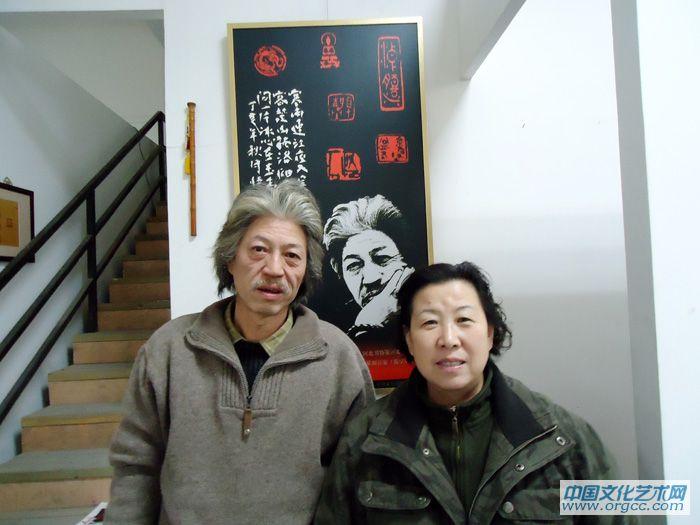 与篆刻家张学瑞先生合影
