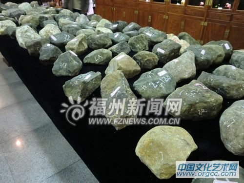 翡翠赌石节周六在榕开幕 6吨翡翠原石期待您淘宝