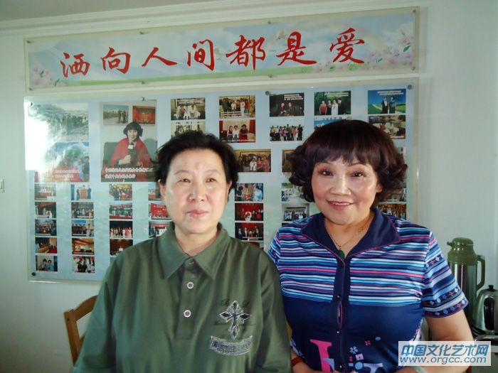 与文化部杨丽丽女士合影