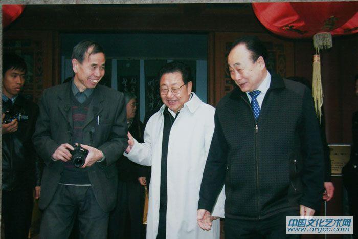 全国政协副主席陈奎元视察王铎故居