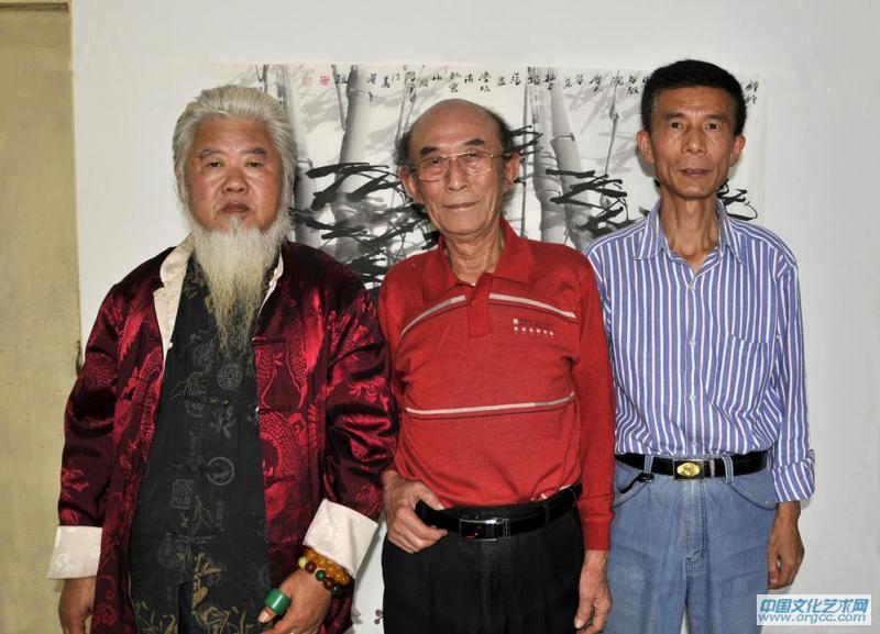 与两位老师合影