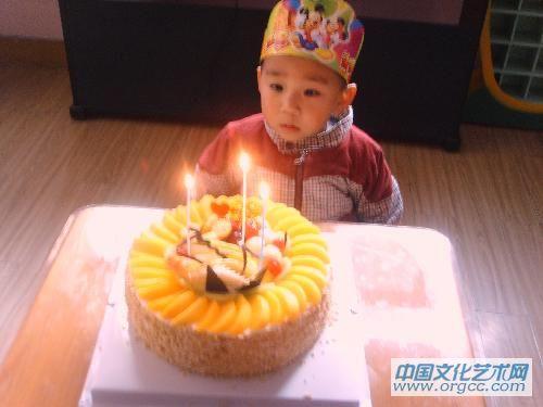 生日蜡烛点着了