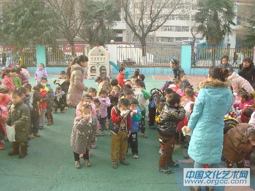 防火演习幼儿安全到达操场