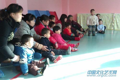 幼儿安静的学习