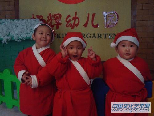 我们穿着圣诞服