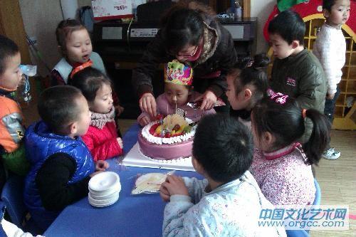 老师为我庆祝生日