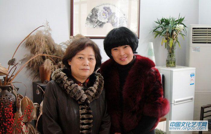 画家刘元红与王绣老师合影