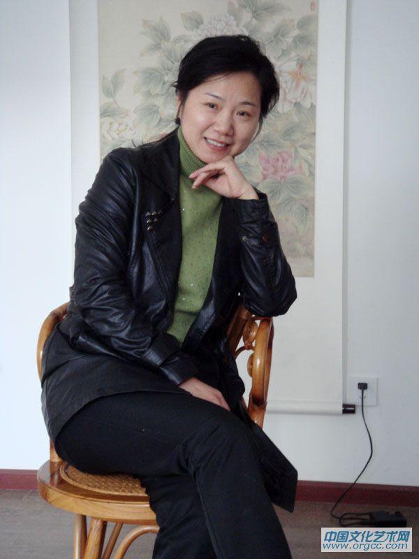 画家常丽霞个人风采照
