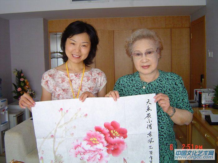 画家常丽霞合影留念