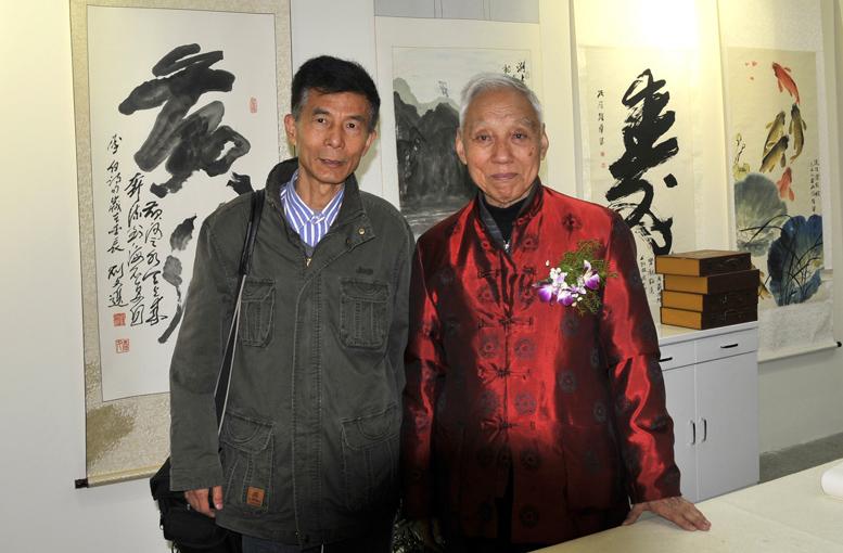 和著名书法家刘文选老师合影